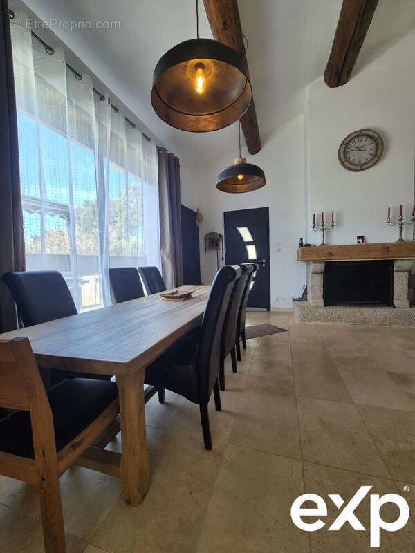 Maison à ROQUEVAIRE