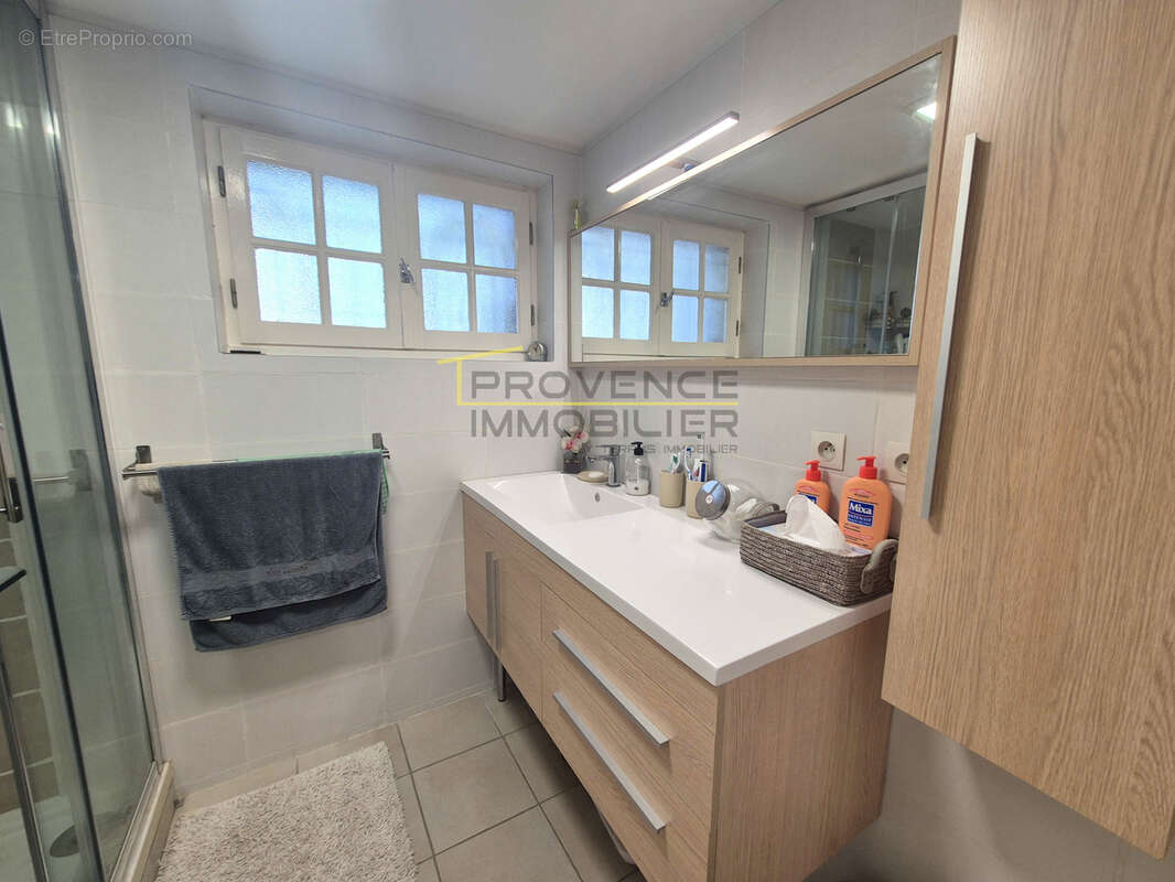 Maison à MONTBOUCHER-SUR-JABRON