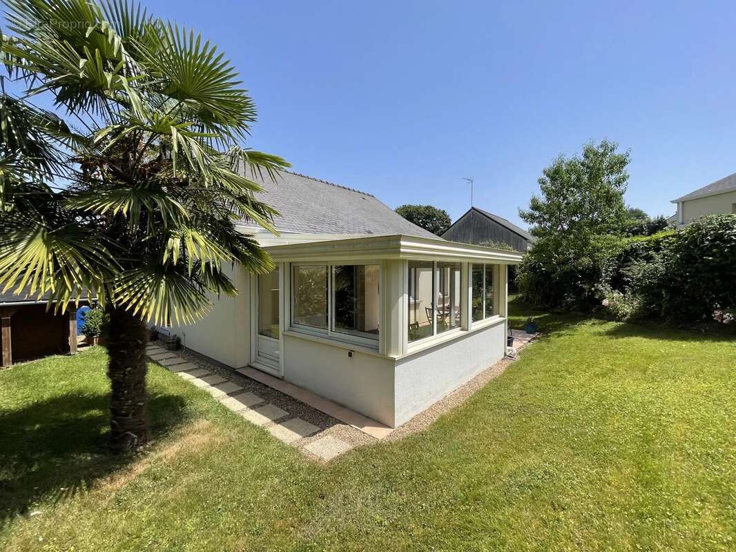 Maison - Plain-pied 87 m² - 2 chambres et 1 bureau + garage + terrasse  Terrain 500 m² - Elven centre à pied 700 m - photo 12