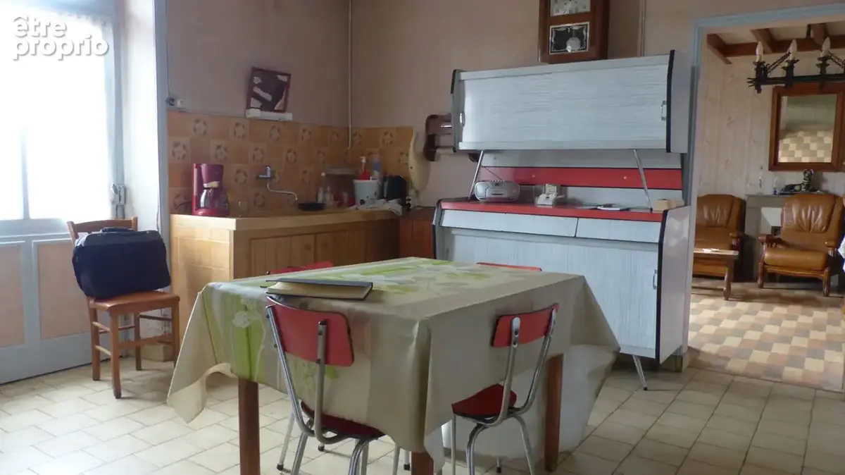 Dpt Deux Sèvres (79), à vendre proche de AIRVAULT maison P5, terrain 1335 m² - photo 2