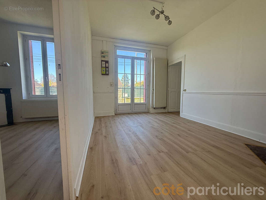 Maison à SAINT-AMAND-MONTROND