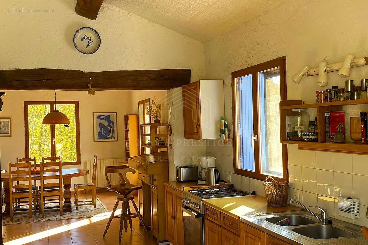 Maison à SAINT-LAURENT-DE-CERDANS