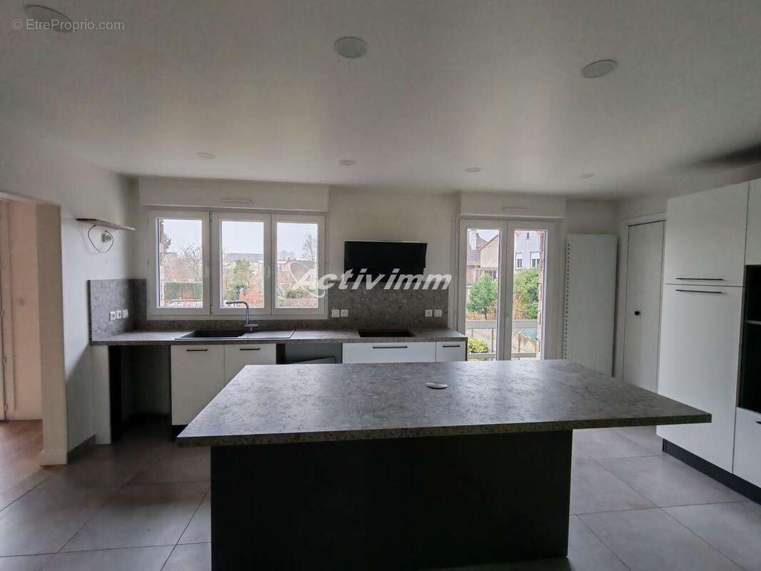 4284 6 - Maison à HESDIN