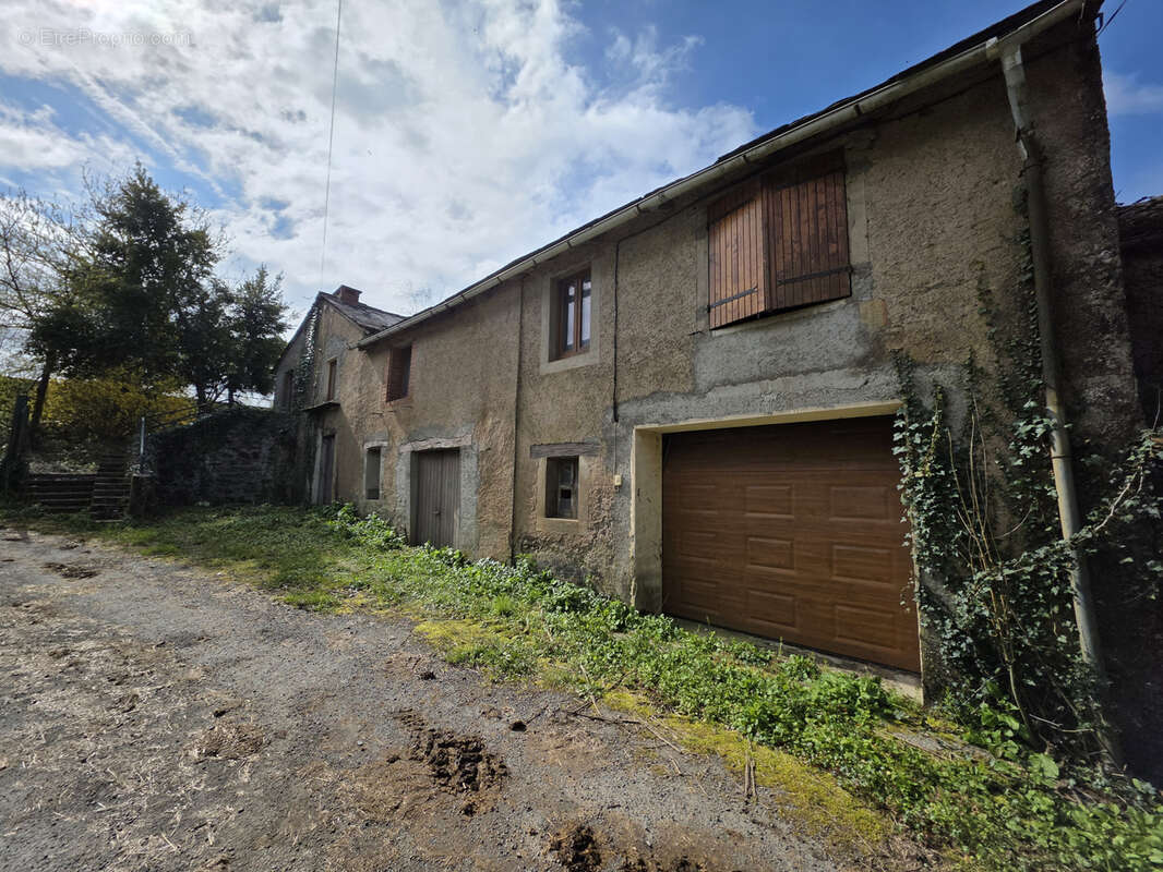 Maison à CURVALLE