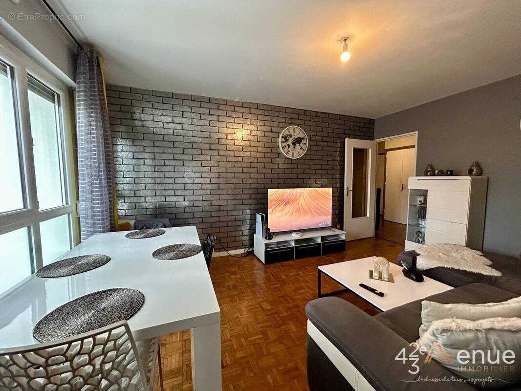 Appartement à SAINT-ETIENNE