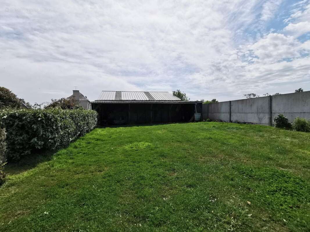 Maison à CAOUENNEC-LANVEZEAC