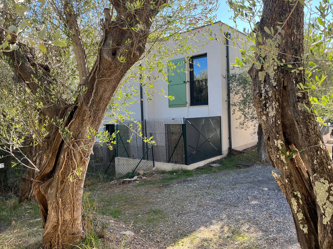 Appartement à SPERACEDES