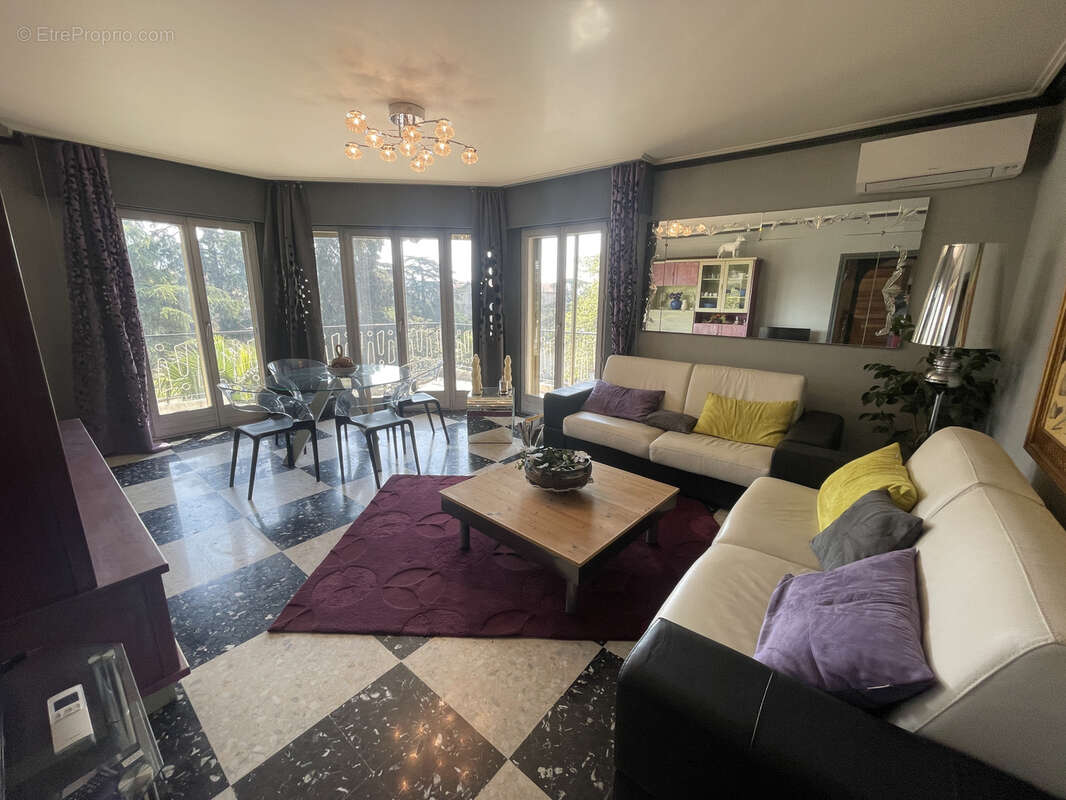 Appartement à LE CANNET