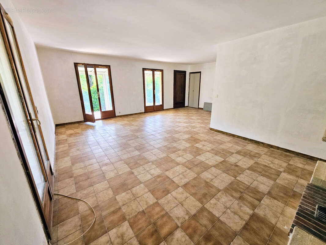 Maison à LES ASSIONS