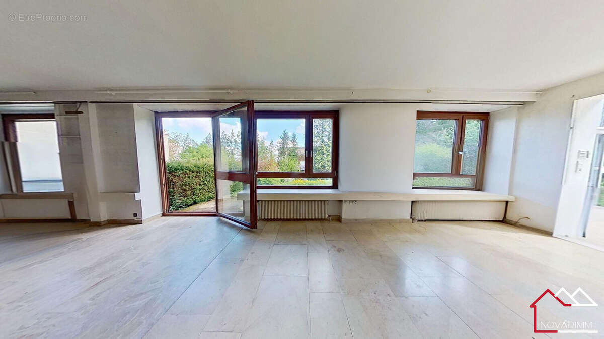 Photo démeublée avec IA - Appartement à VANDOEUVRE-LES-NANCY