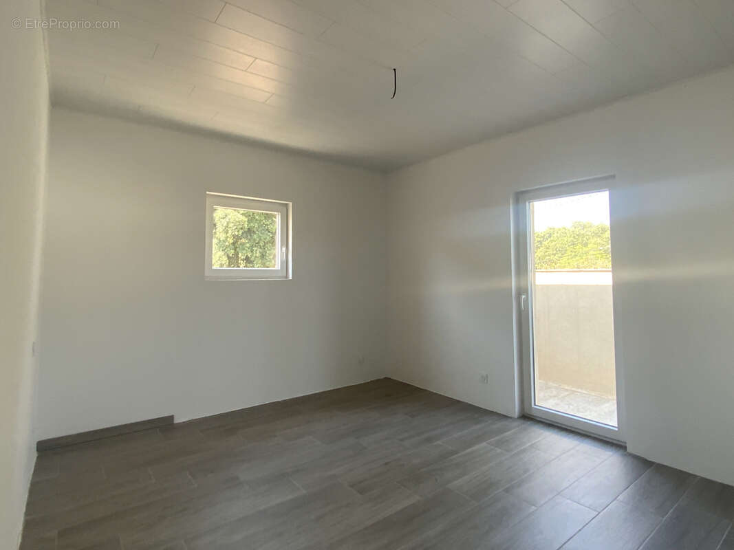 Exclusif,dans un village recherché, maison en pierre avec appartement indépendant sur un terrain de 2167 m2 et - photo 24