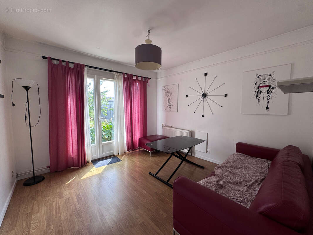 Maison à PARAY-VIEILLE-POSTE