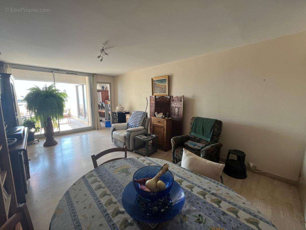 Appartement T3 traversant, climatisé avec terrasse et vue Bassin de Thau - photo 11