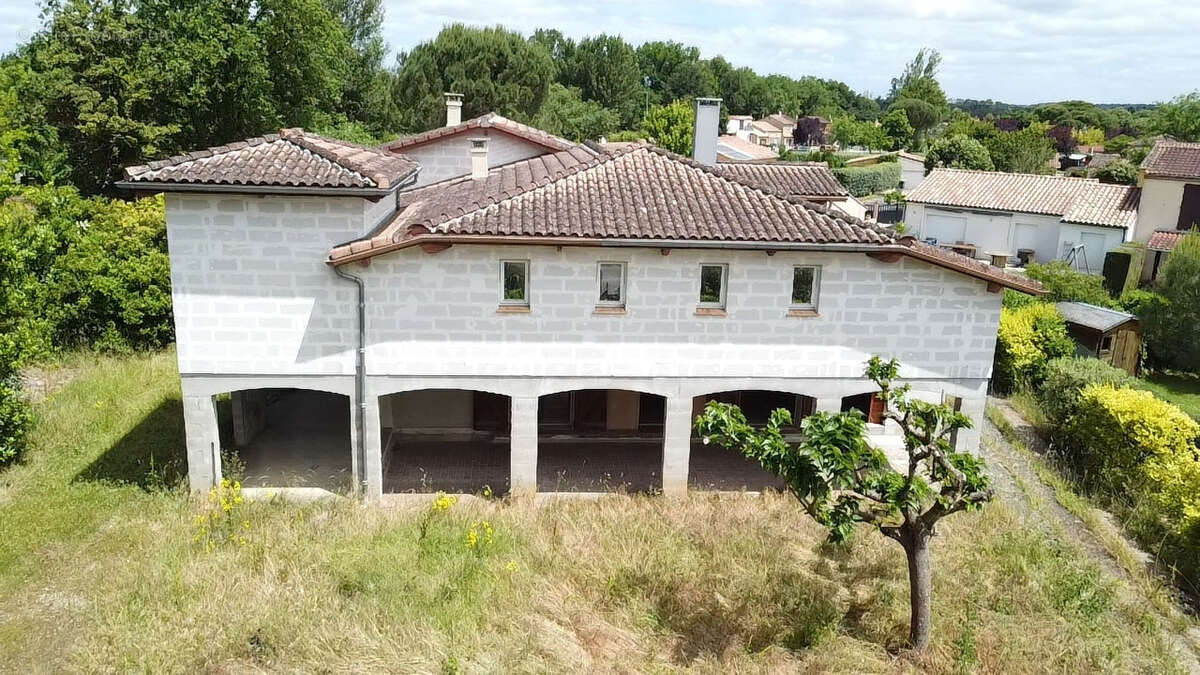 Maison à RIVIERES