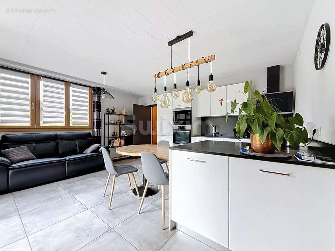 Grande maison composee de 2 appartements et garage - photo 4