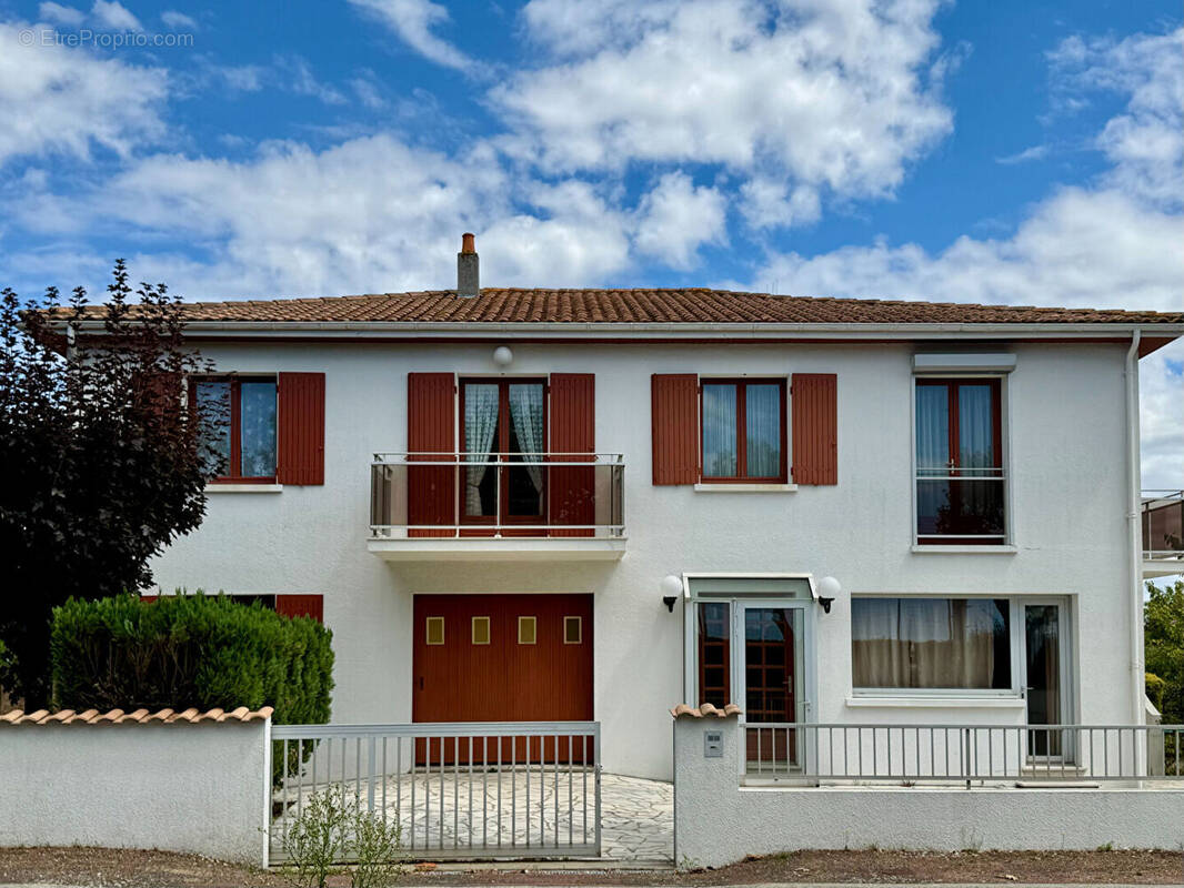 Maison à VAUX-SUR-MER