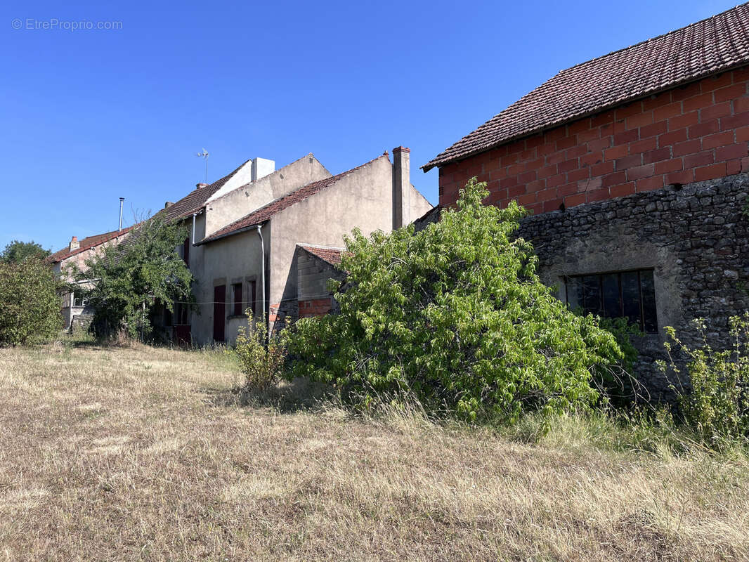 Maison à THURY