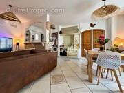 Appartement à SENAS