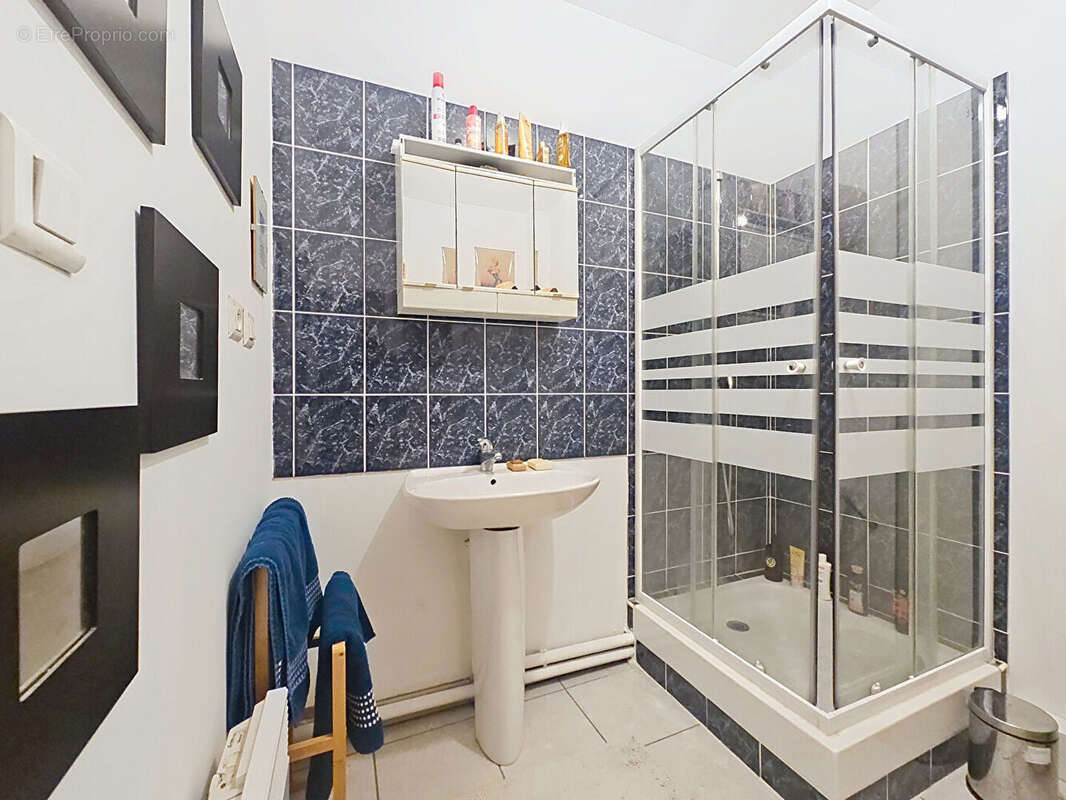 Appartement à VILLENEUVE-LES-AVIGNON
