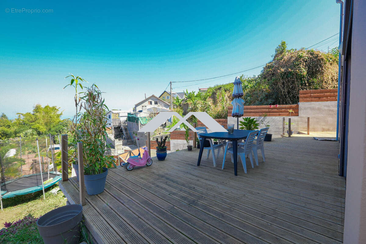 Maison à LES TROIS-BASSINS