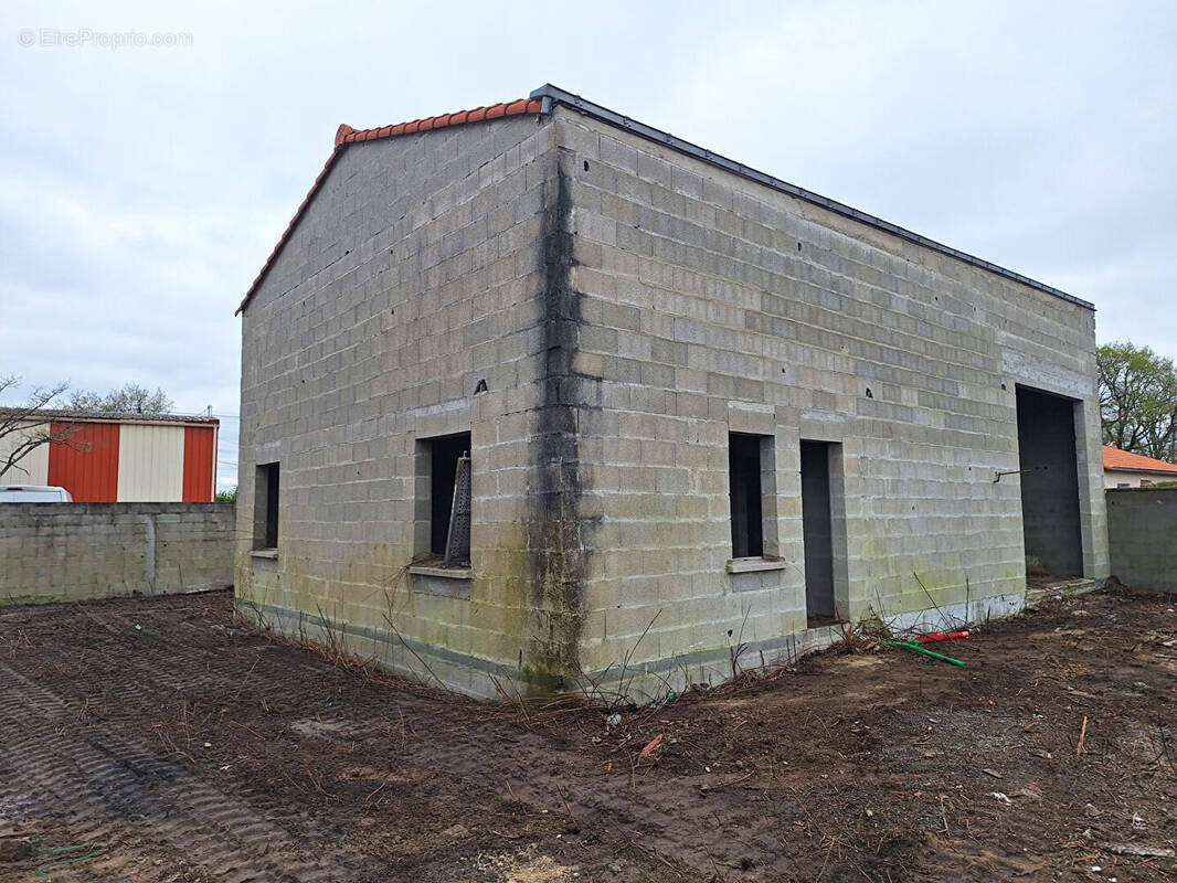 Terrain à BOUGUENAIS