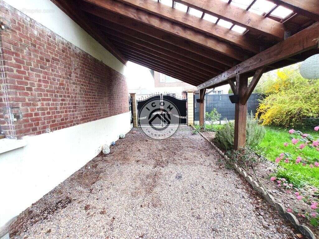 Maison à AULNOYE-AYMERIES