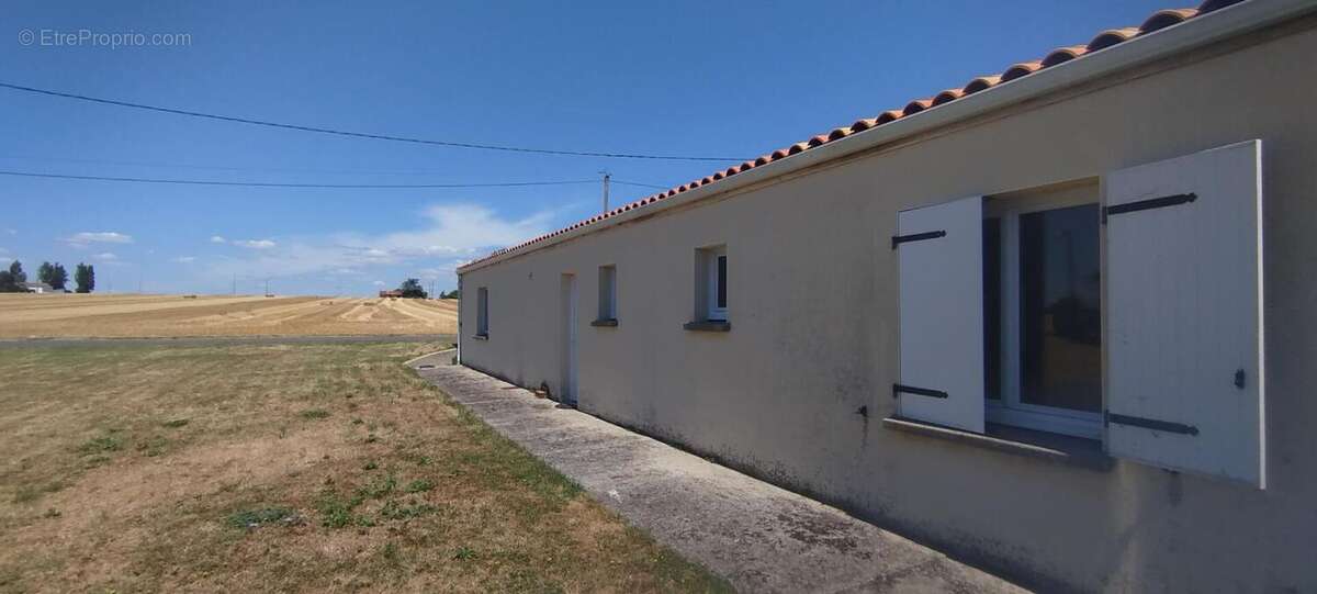 Maison à SAINT-NAZAIRE-SUR-CHARENTE