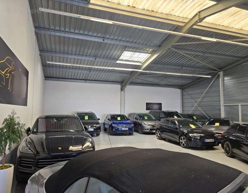 Commerce à NOTRE-DAME-D&#039;OE