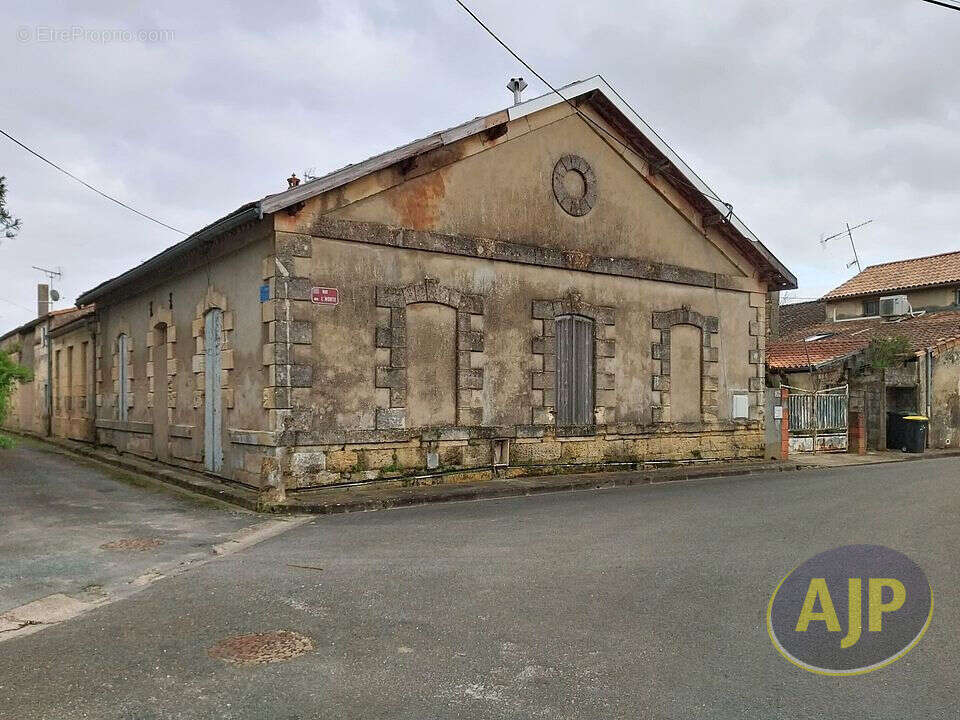 Fort potentiel - Maison à rénover - photo 4