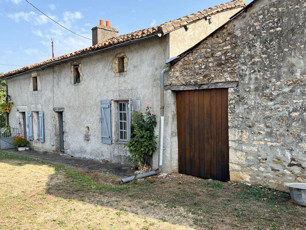 Maison à VIVONNE