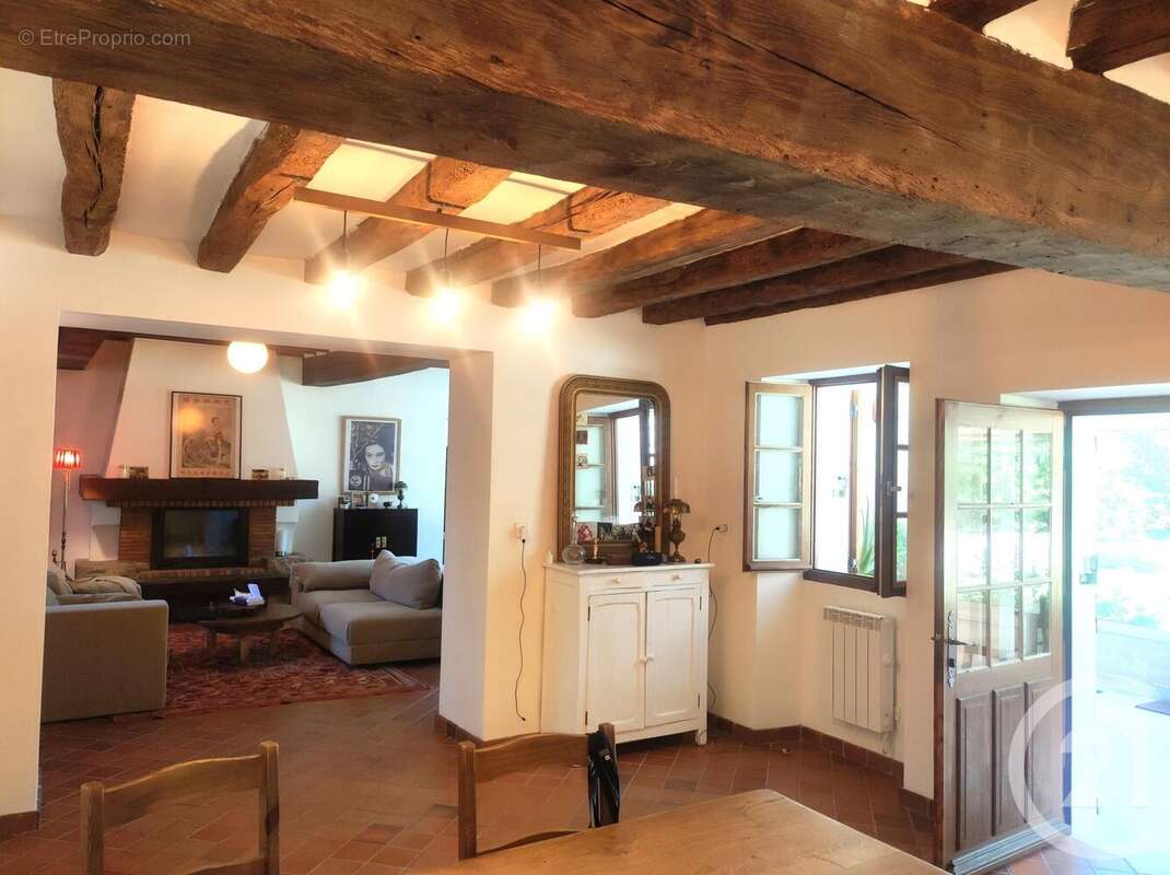 Maison à SAINT-VERAIN