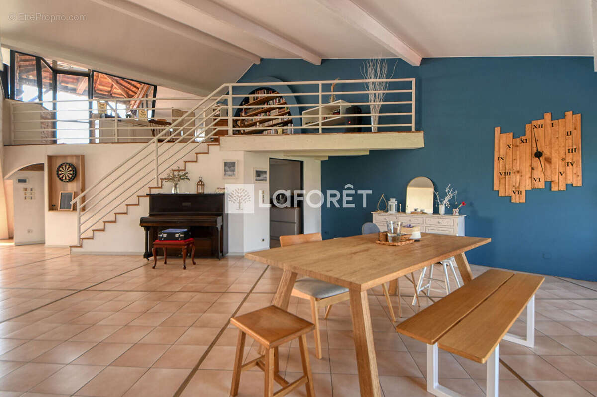 Propriété d'exception avec terrasse et vue sur les toits de Lisle-sur-Tarn - photo 5