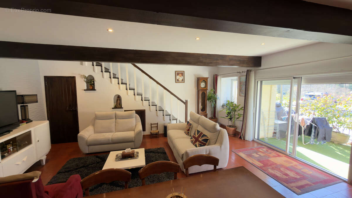 Maison à COMBOVIN