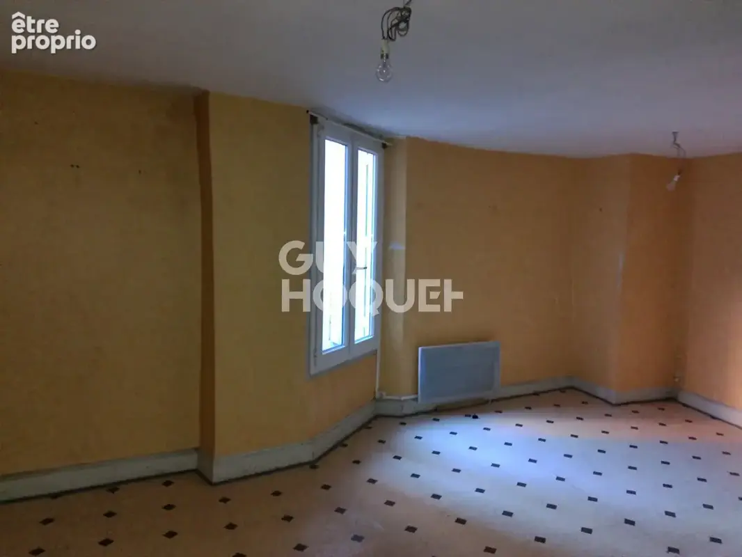 Maison de ville avec cour et dépendances - photo 7
