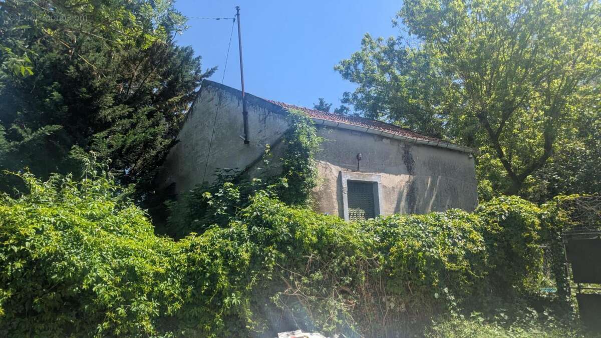 maison d'habitation et annexe de 180 m² sur 10.000 m² de terrains en zone naturelle - photo 6