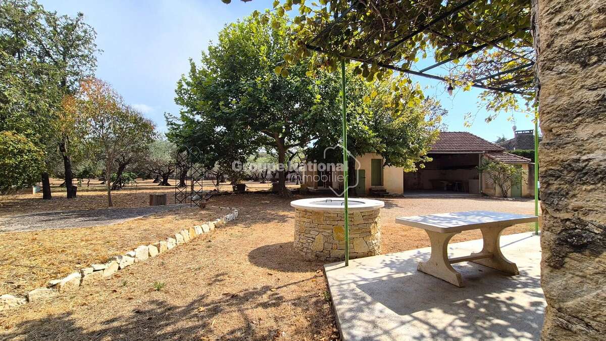 Beaumes de venise mas de caractere sur 2893 m² de terrain - photo 14