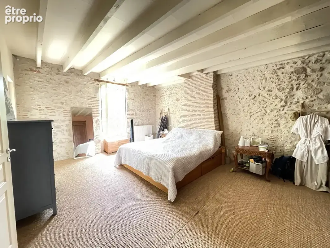 Maison en pierre de caractère avec gîte et piscine - photo 9