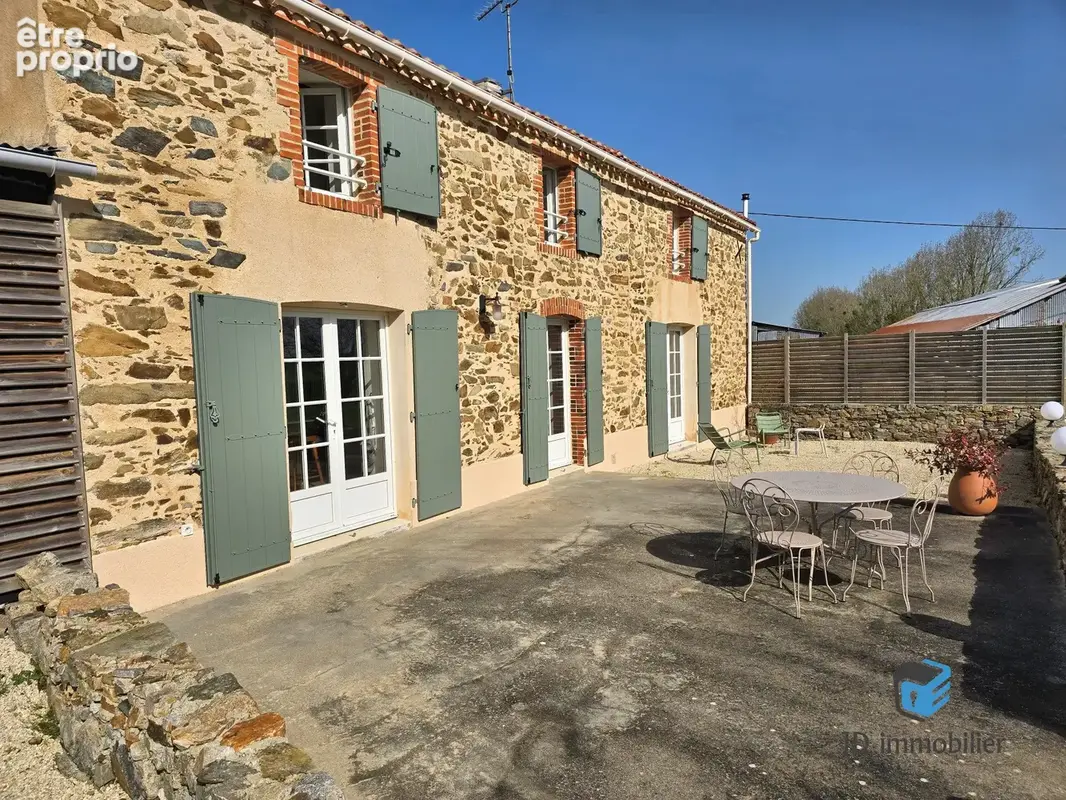 Photo Maison à Les Brouzils au prix de 332 800€