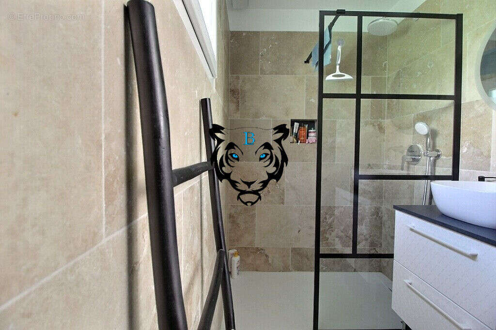 Maison à LE MUY