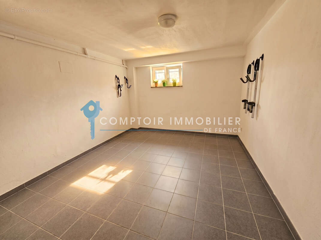 Maison individuelle de 135 m2 avec jardin et garage double dans un quartier recherché de Forbach - photo 17