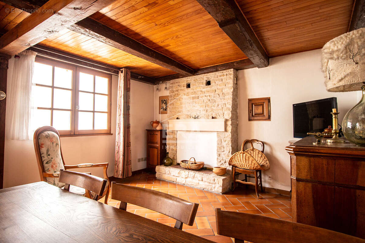 À vendre ? Maison de caractère ? 162 m² ? Esnandes - photo 2