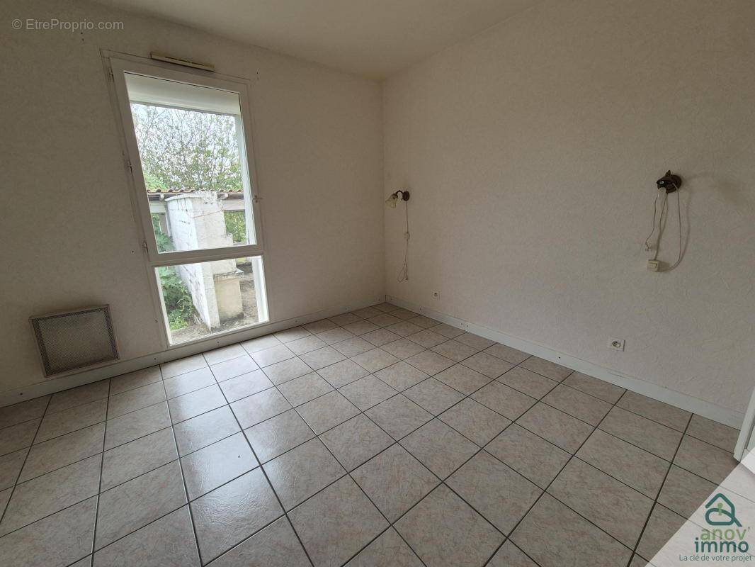 Maison à BLANZAC-PORCHERESSE