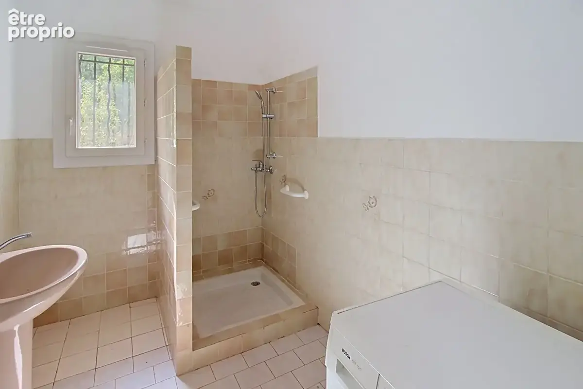 Maison Lorgues de 162 m2 avec piscine 10x6  et garage sur un terrain de 7567m2 - photo 9