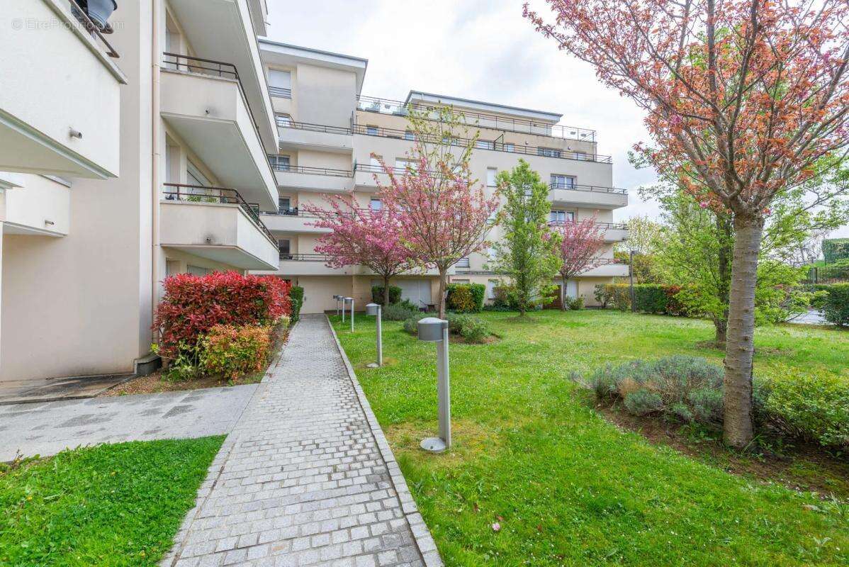 Appartement à CORBEIL-ESSONNES