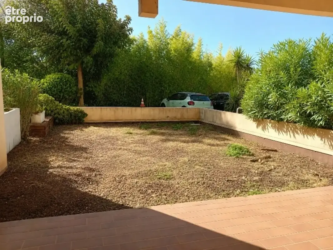 Saint-raphaël – vallescure  t3 en rez-de-jardin avec garage et cave - photo 8
