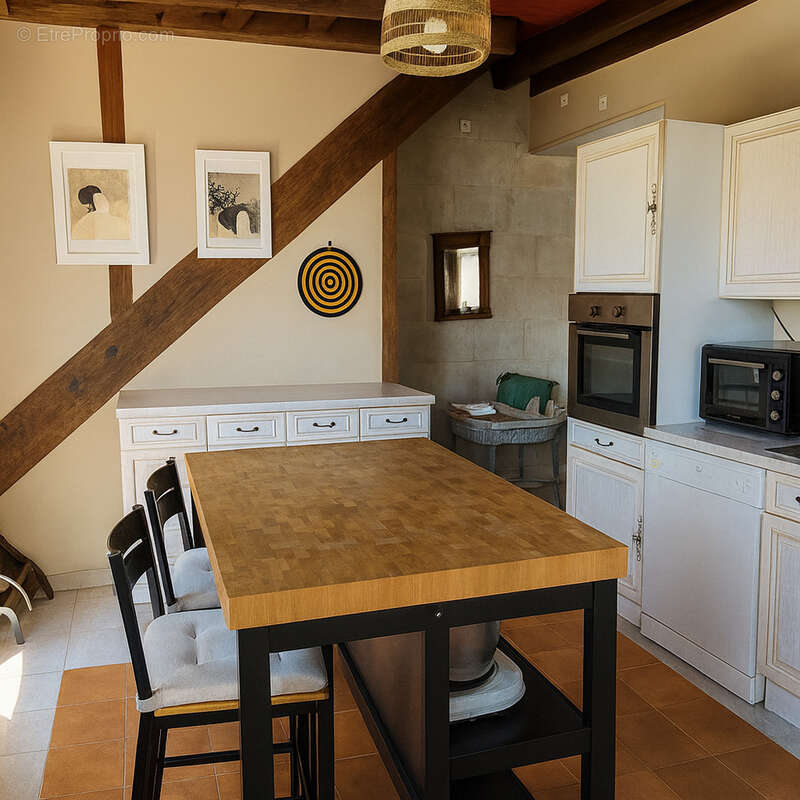 Maison à SAINT-CLEMENT-DES-LEVEES