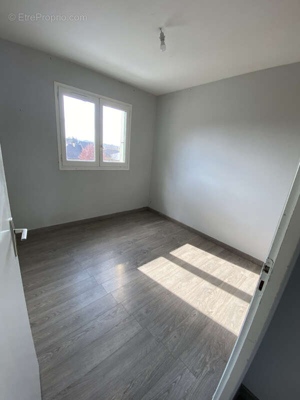 Beau duplex 6 pièces 105 m2   Loggia sud, garage & balcon   Onet-le-Château (La Baleine) - photo 17