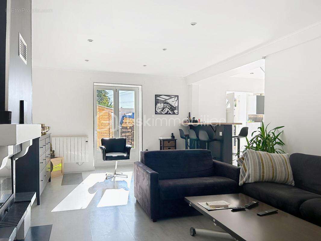 Maison à OZOUER-LE-VOULGIS