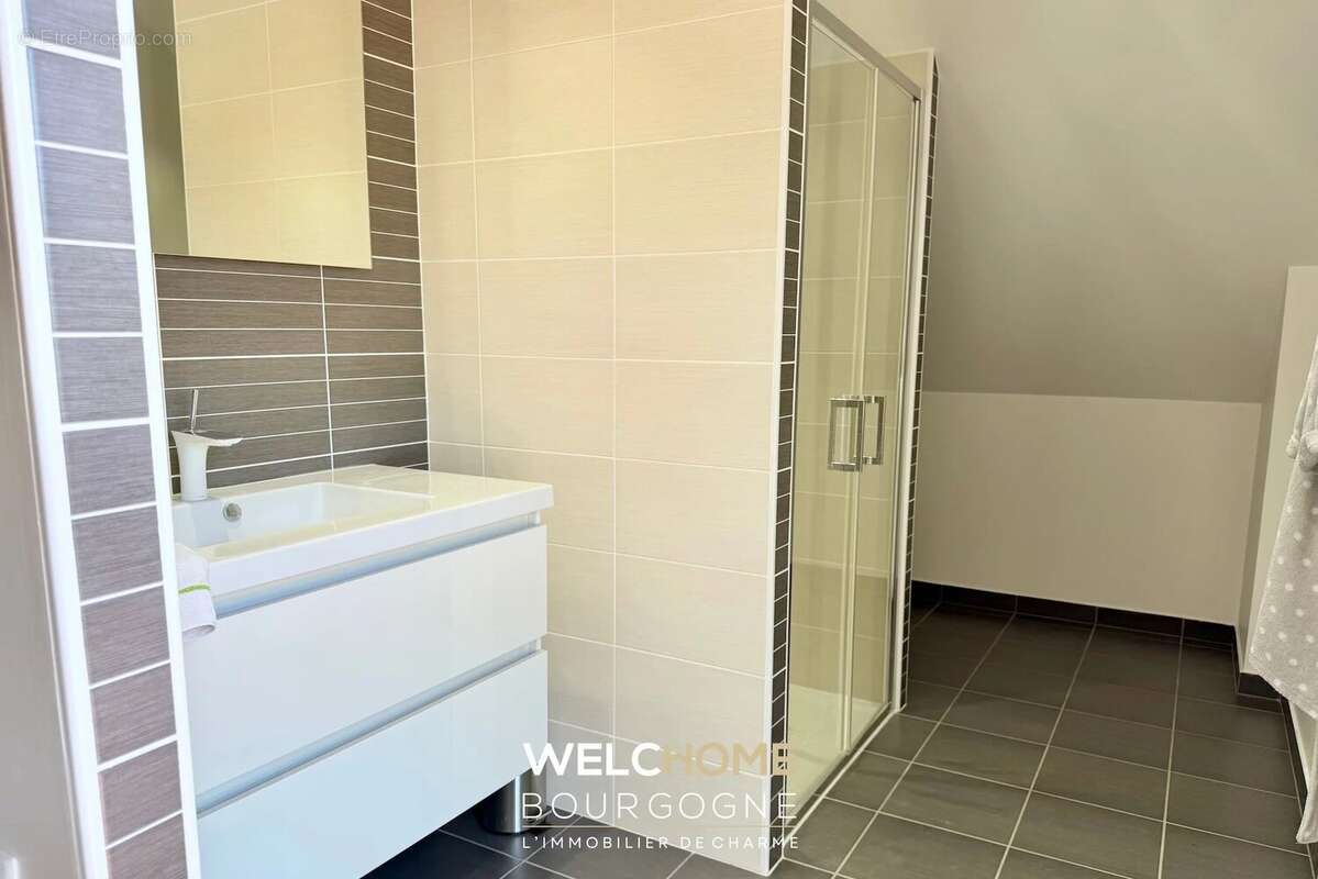 Maison à DRACY-LE-FORT