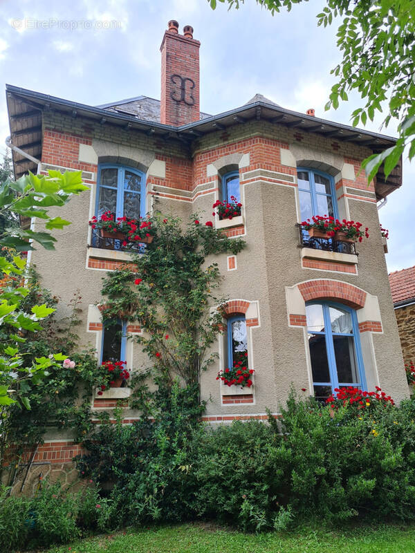 Maison à SAINT-PRIEST-LA-MARCHE